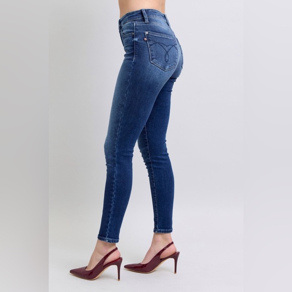 Judy Blue Full Size Washed Thermal Skinny Jeans Plus Size - Picture 3 of 9